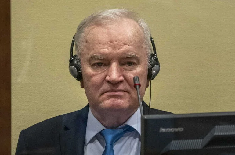 Бывший командующий армией боснийских сербов Младич умер в тюрьме