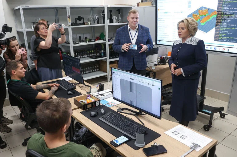 Матвиенко призвала отслеживать вопросы трудоустройства ветеранов СВО после переобучения