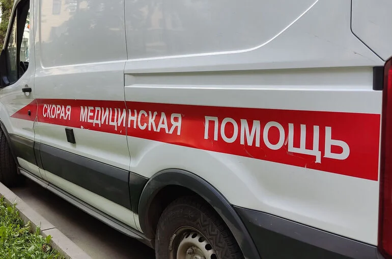 Под Астраханью из-за пожара эвакуируют матерей с детьми в больницу
