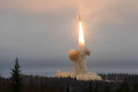 С космодрома Плесецк запустили межконтинентальную баллистическую ракету