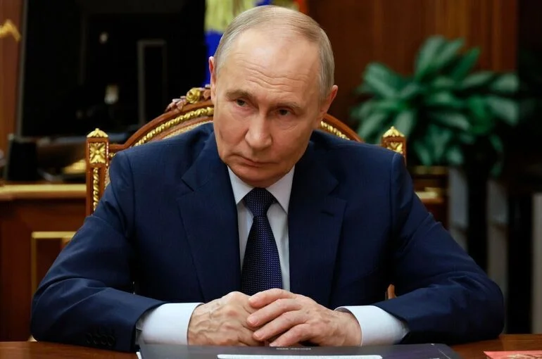 Путин протестировал автомобиль Volga К50