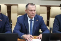 Сенатор Мурог предложил включить обучение ИИ в программы переподготовки учителей