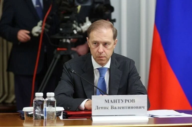 Мантуров рассказал, когда утвердят обновленную программу развития авиапрома
