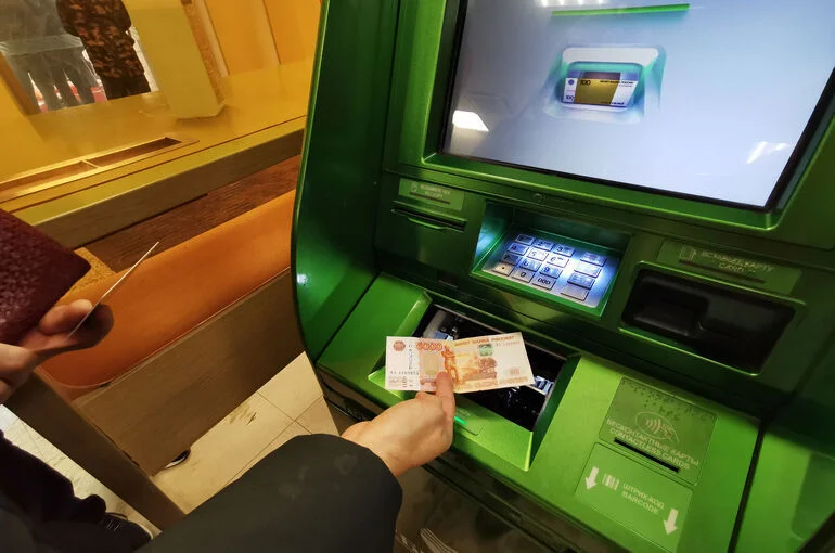 В Минфине опровергли планы по введению лимита на внесение наличных в банкоматах