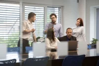 Работодатели скоро не смогут использовать серые схемы для устройства самозанятых