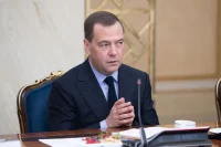 Медведев: Россия будет наращивать инвестиции в ОПК