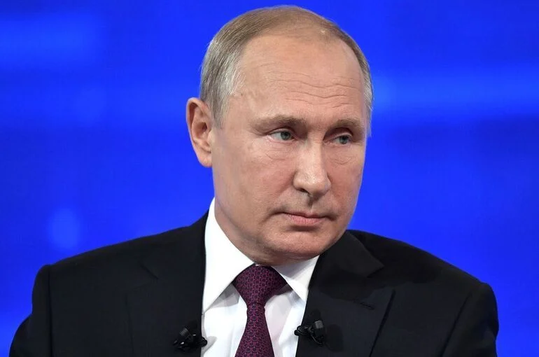 Путин: Десятки тысяч москвичей сражаются в зоне СВО