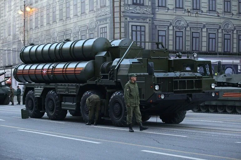 Hindustan Times: Индия получит последнюю систему С-400 в ноябре
