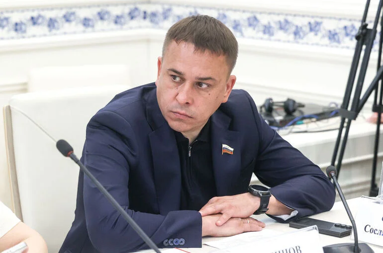 Сенатор Гибатдинов призвал ввести уроки психологии в школах, чтобы пресечь нападения