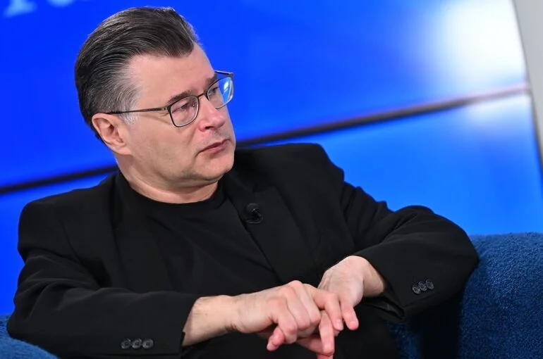 Политолог Мухин назвал угрозы Зеленского закрыть небо информационной диверсией