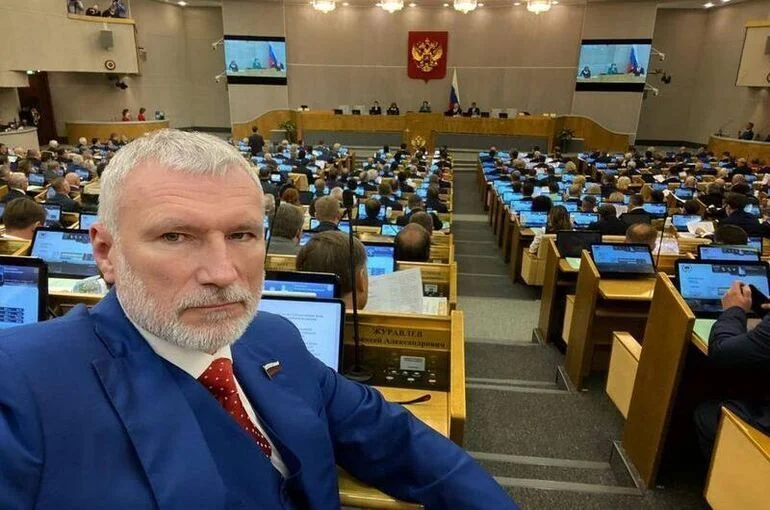 Депутат Журавлев объяснил, почему самозанятых учтут при расчете бюджетных мест в вузах