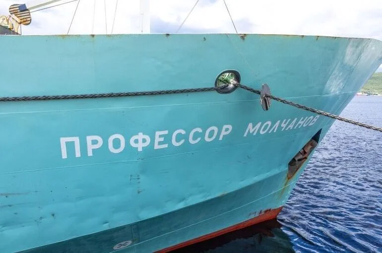 Пассажиры и экипаж арестованного судна «Профессор Молчанов» прибыли в Мурманск