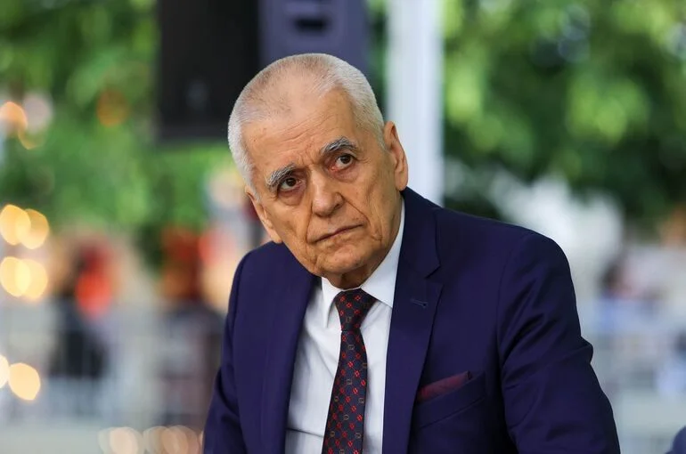 Академик Онищенко рассказал, чем грозит России штамм туберкулеза, устойчивый к антибиотикам