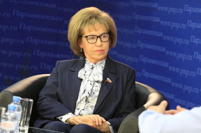 Сенатор Скаковская рассказала, зачем вносят изменения в госпрограмму «Развитие образования»