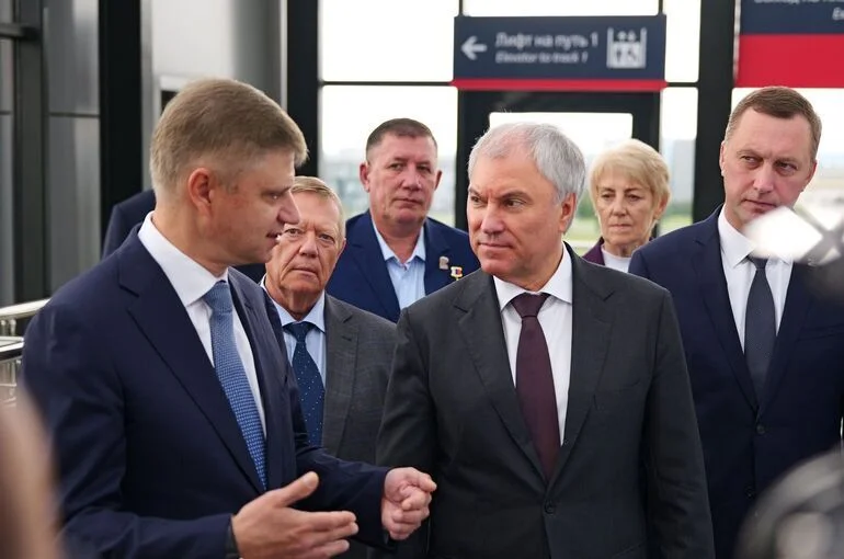 Володин осмотрел мост, открывшийся рядом с аэропортом «Гагарин» в Саратове