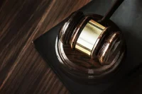 Суд заочно арестовал экс-главу Минкомсвязи России Никифорова