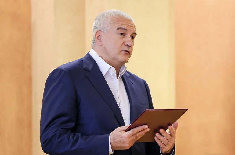 Аксенов проголосовал на выборах депутатов Госдумы