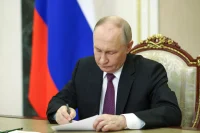 Путин наградил сенатора Гумерову орденом Александра Невского