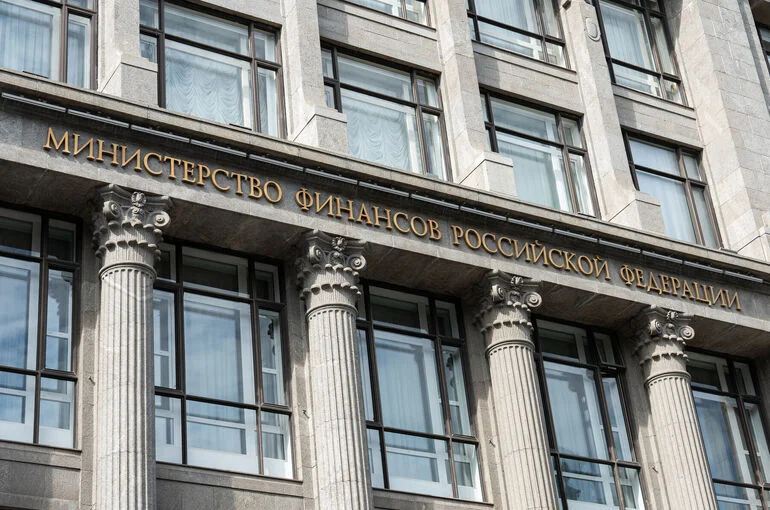 Минфин оценит необходимость введения НДС на операции в СБП