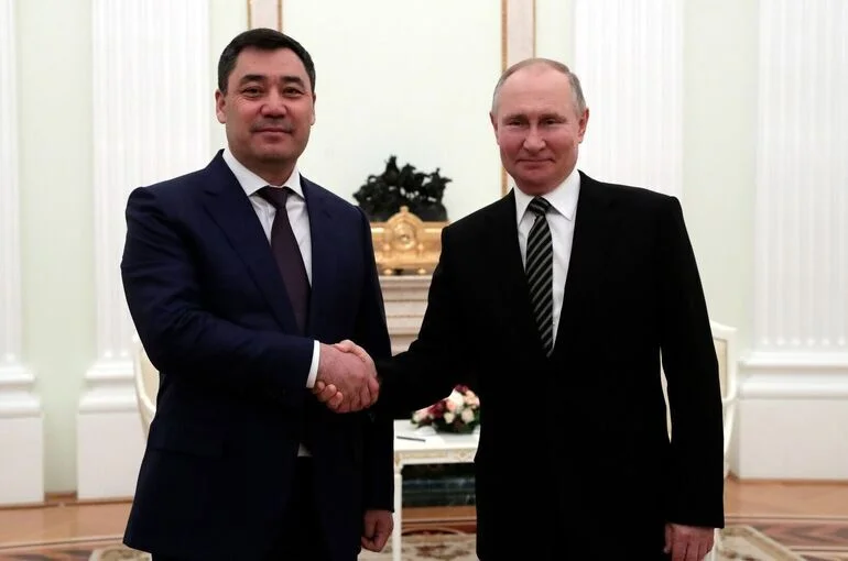 Жапаров поздравил Путина с успешным проведением выборов в Госдуму