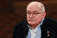 Никита Михалков назвал оскорбительным для Петербурга выступление Канье Уэста