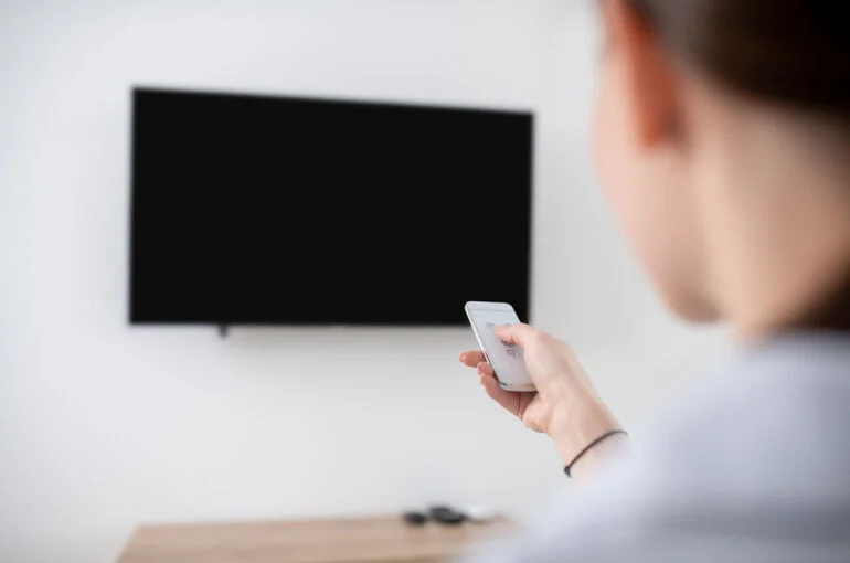 Минцифры России предложило предустанавливать RuStore на Smart TV