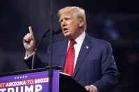 Bloomberg: Трамп предложил Зеленскому приехать в Москву на переговоры с Путиным