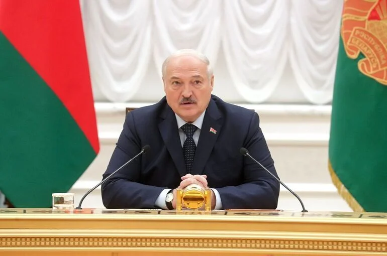 Лукашенко напомнил, что уборочная кампания еще не закончилась