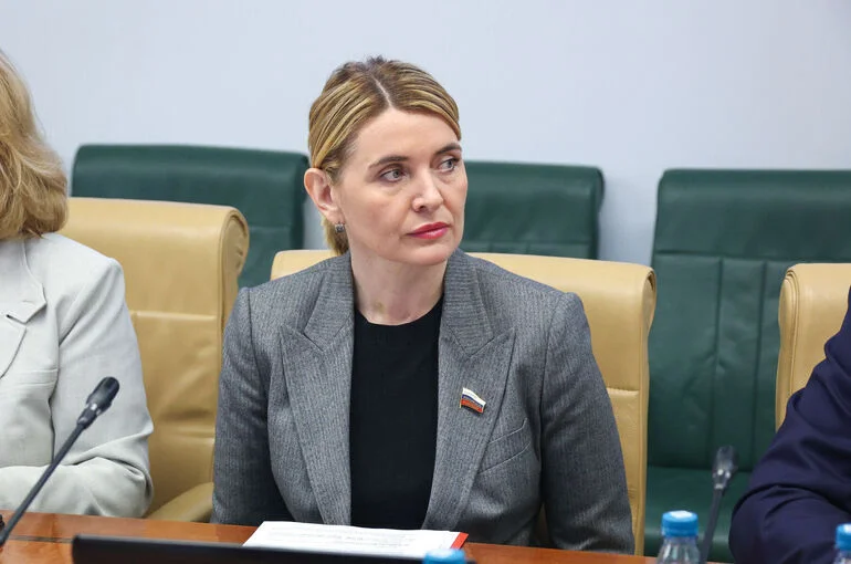 Сенатор Лазуткина: Необходимо сместить акцент с лечения на здоровый образ жизни