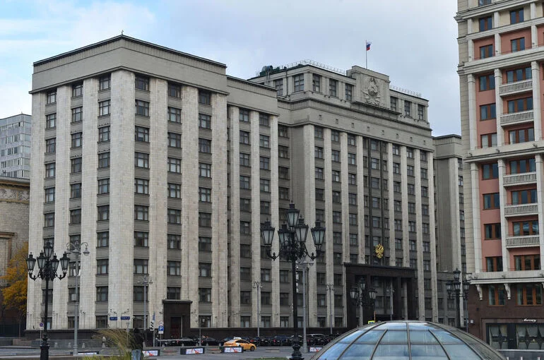 Началось первое пленарное заседание Госдумы IX созыва