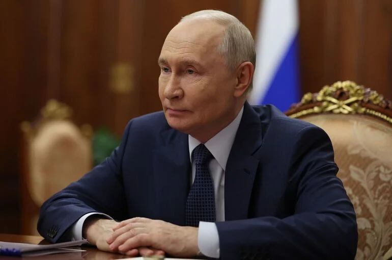 Путин: Надо выполнить соцобязательства, сохраняя макроэкономическую стабильность