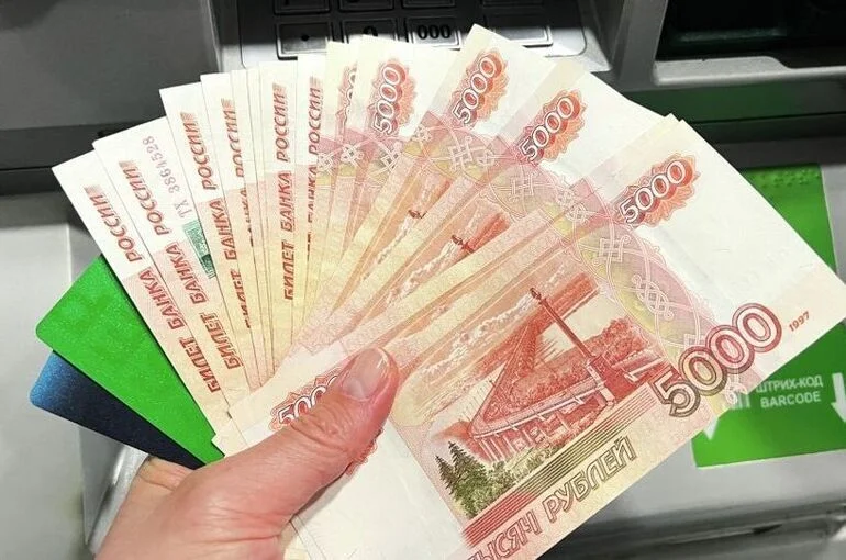 В Госдуму внесли законопроект о выплате 13-й зарплаты бюджетникам