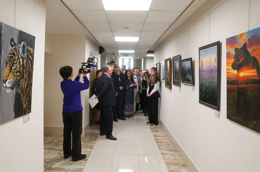 В Совфеде открылась выставка, приуроченная ко Всемирному дню защиты животных