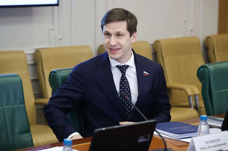 Сенатор Новиков поделился воспоминаниями о своих школьных наставниках