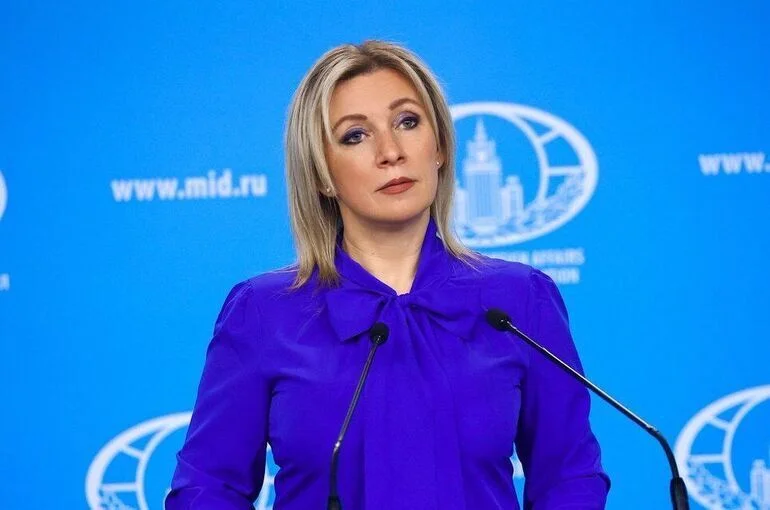 Захарова иронично прокомментировала переброску Эстонией войск к границе РФ