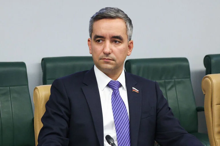 Сенатор Трембицкий рассказал о необходимости ужесточить законодательство о рекламе букмекеров