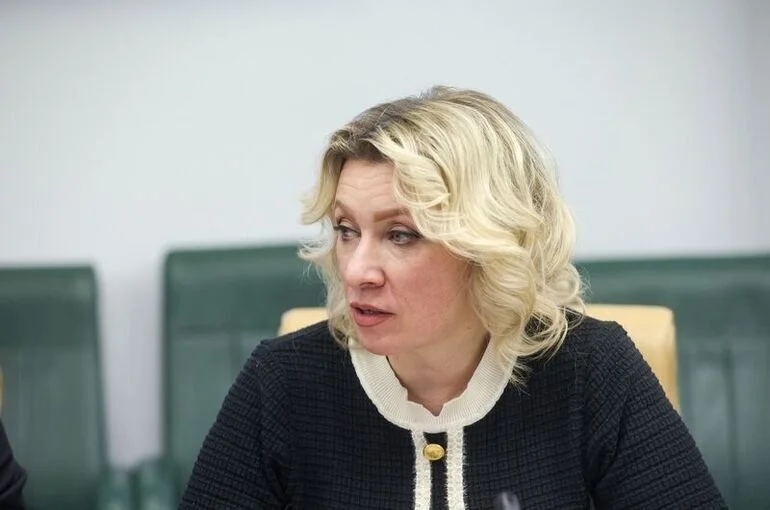 Захарова: Фейк про русского и украинца на борту Flydubai преподал урок