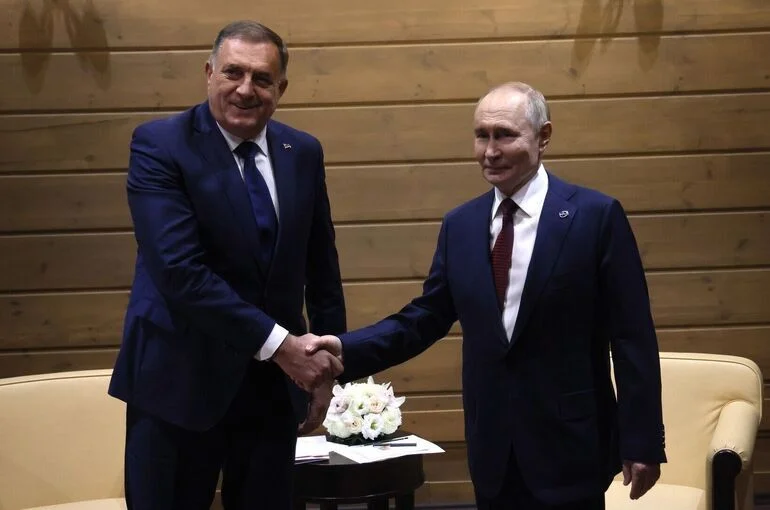 Додик поздравил Путина с днем рождения