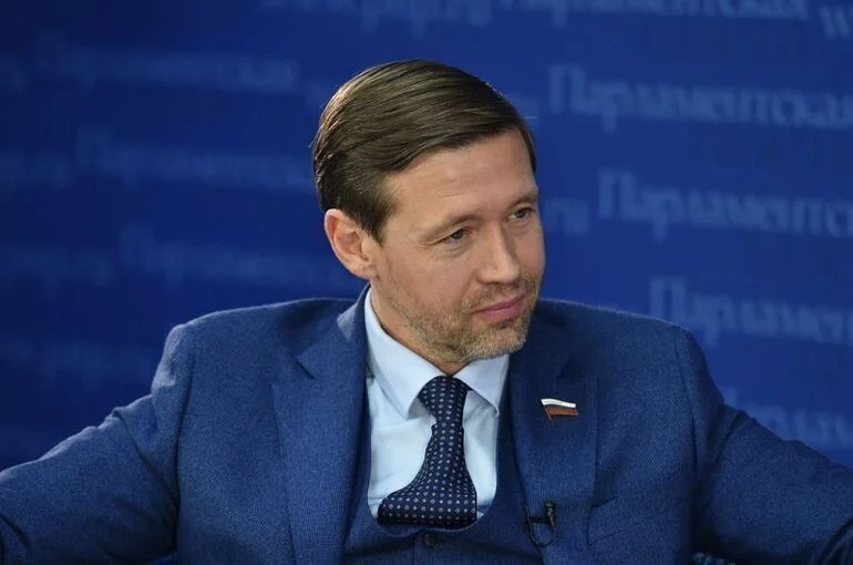 Сенатор Шейкин поддержал создание ИИ-помощника для школьников