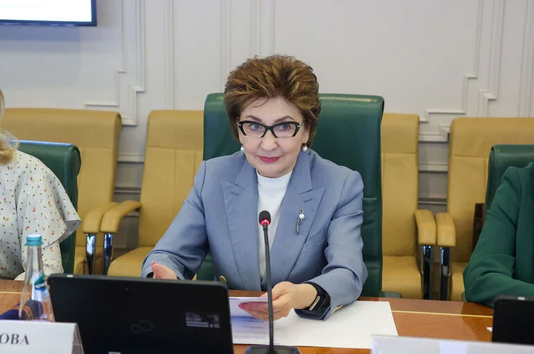 Сенатор Карелова: Доля женщин в промышленном секторе составляет 30-40%