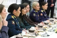 Предельный возраст службы женщин-военных предложили повысить до 50 лет