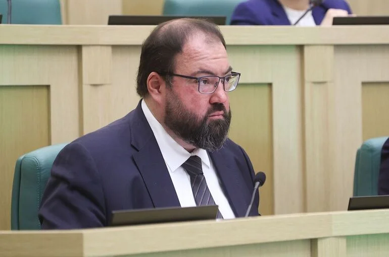 Шадаев: Минцифры и Минобороны решают вопрос защиты дата-центров