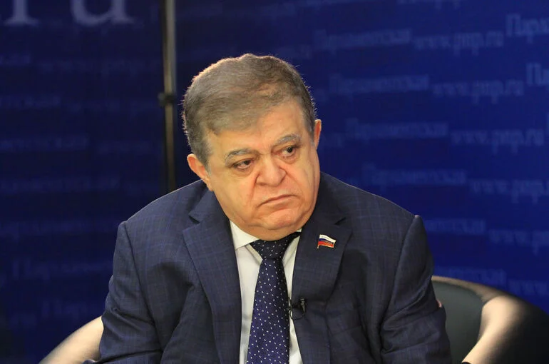 Сенатор Джабаров: Европа может отказаться от поддержки Киева вслед за США