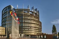 Politico: Рядом со зданием Европарламента в Брюсселе застрелили мужчину