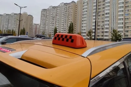 Названы самые популярные автомобили московского такси