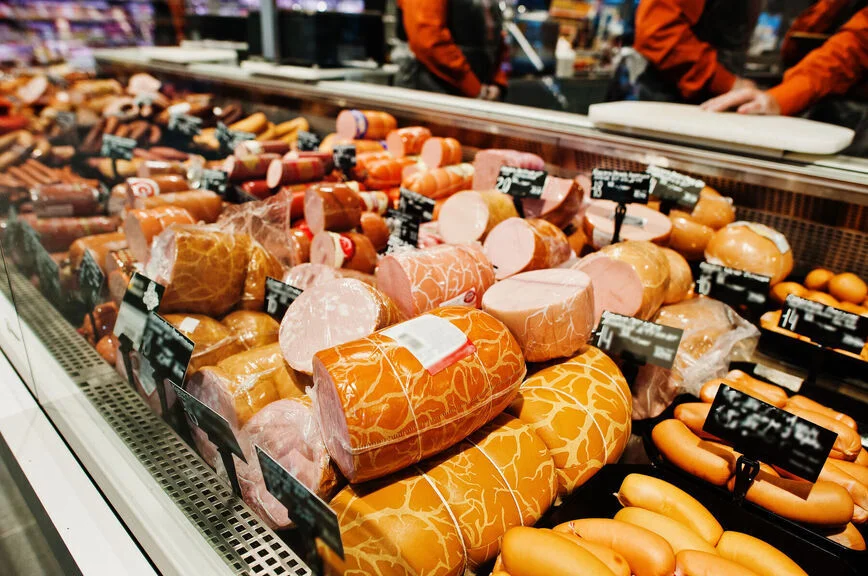 Отбивная или цыпленок табака: какое мясо будет на столах россиян