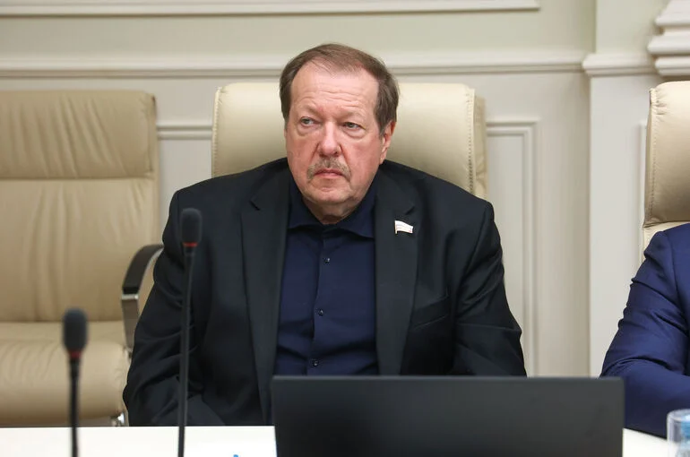 Сенатор Русаков: Нужно избежать «пустующих стен» при обновлении научной базы вузов