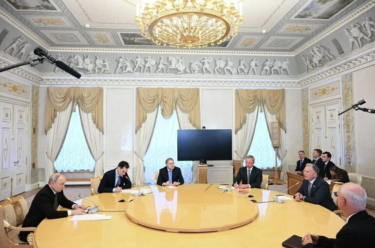 Путин: Россия готова возобновить переговоры по Украине в трехстороннем формате