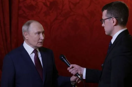 Путин объяснил, почему Зеленскому неуместно говорить о потере территорий