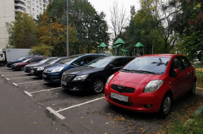 В России предложили запретить новичкам управлять мощными автомобилями